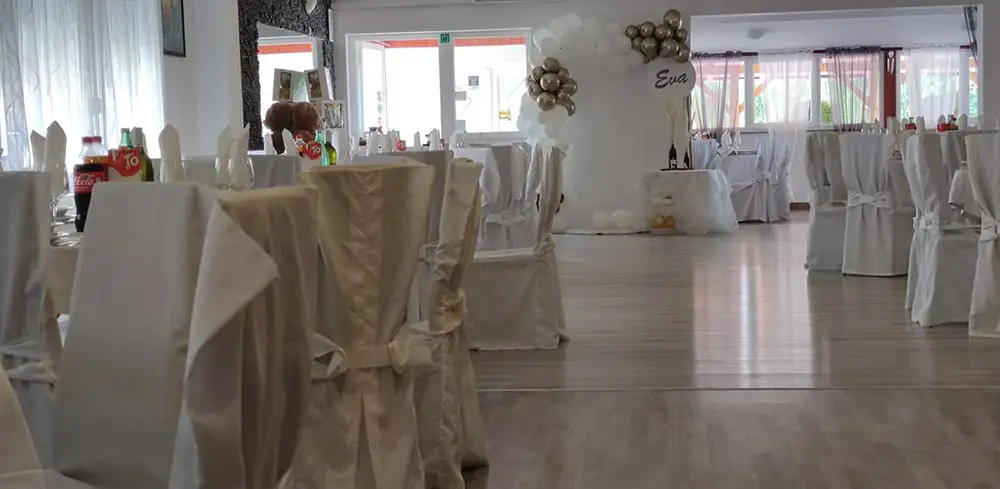 Detalj posluživanja u Buffet Zrinski — pažnja prema svakom gostu